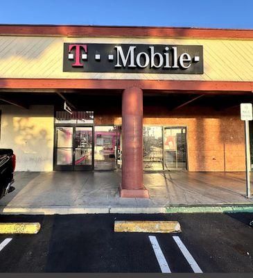 T-Mobile Authorized Retailer