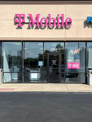 T-Mobile Authorized Retailer