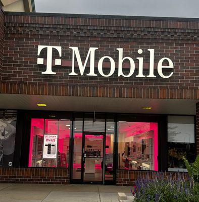 T-Mobile Authorized Retailer