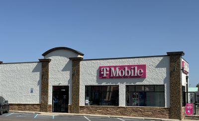T-Mobile Authorized Retailer