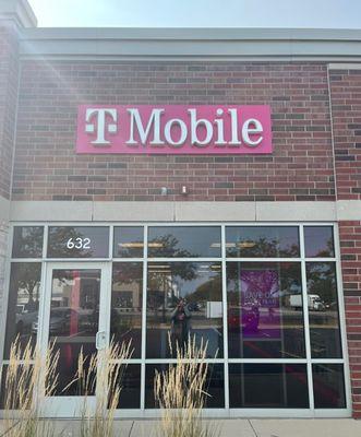T-Mobile Authorized Retailer