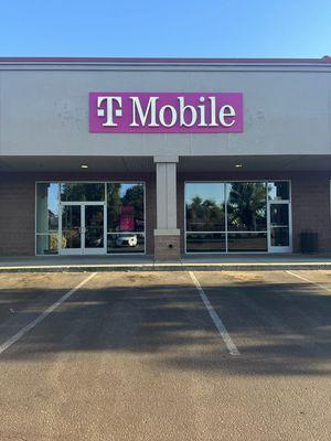 T-Mobile Authorized Retailer
