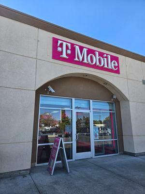 T-Mobile Authorized Retailer
