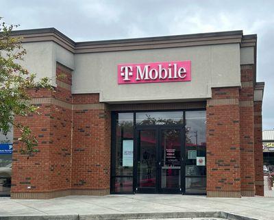 T-Mobile Authorized Retailer
