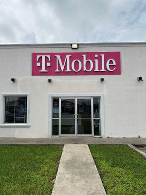 T-Mobile Authorized Retailer