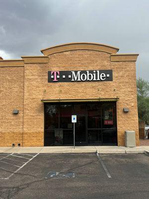 T-Mobile Authorized Retailer