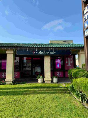 T-Mobile Authorized Retailer