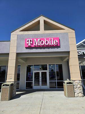 T-Mobile Authorized Retailer
