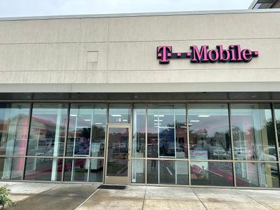 T-Mobile Authorized Retailer