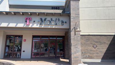 T-Mobile Authorized Retailer