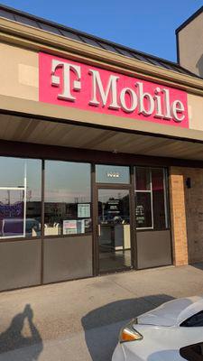 T-Mobile Authorized Retailer