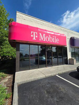 T-Mobile Experience Store