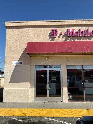 T-Mobile Authorized Retailer