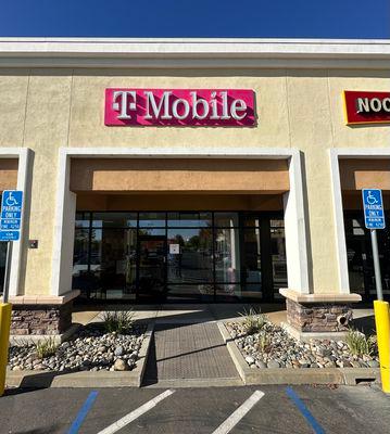 T-Mobile Authorized Retailer