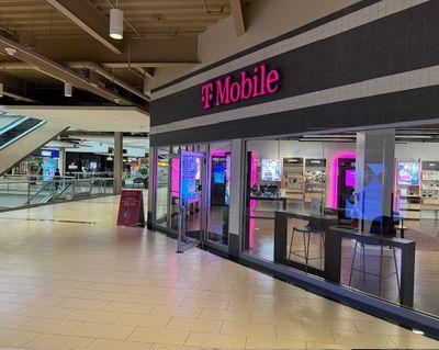T-Mobile Experience Store