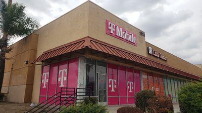 T-Mobile Authorized Retailer