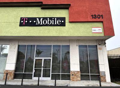 T-Mobile Authorized Retailer