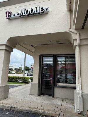 T-Mobile Authorized Retailer