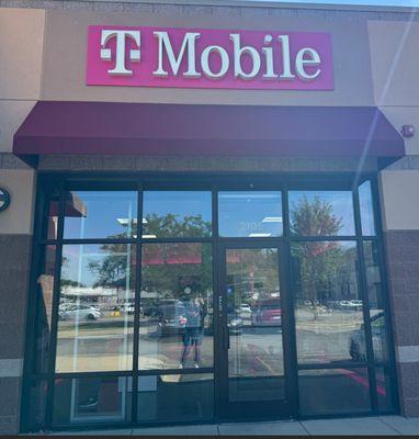 T-Mobile Authorized Retailer