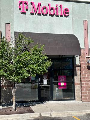 T-Mobile Authorized Retailer