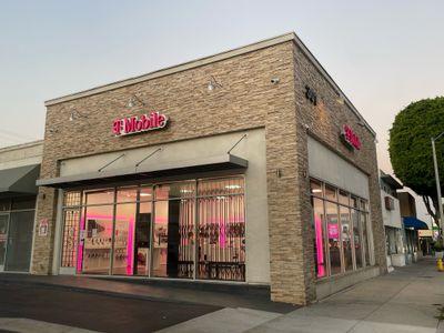 T-Mobile Authorized Retailer