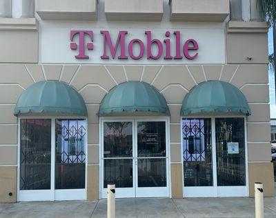 T-Mobile Authorized Retailer