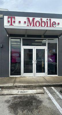 T-Mobile Authorized Retailer