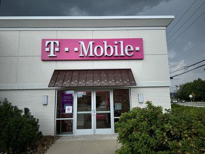 T-Mobile Authorized Retailer