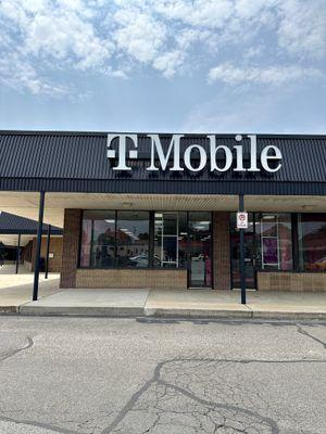 T-Mobile Authorized Retailer