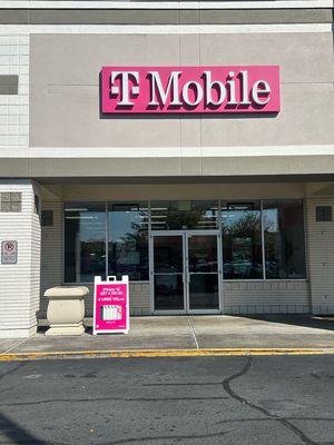 T-Mobile Authorized Retailer