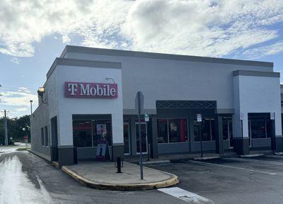 T-Mobile Authorized Retailer