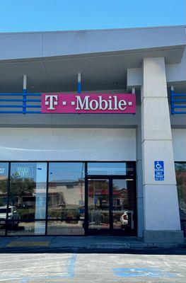 T-Mobile Authorized Retailer