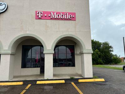 T-Mobile Authorized Retailer