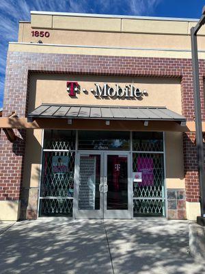 T-Mobile Authorized Retailer