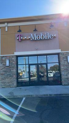 T-Mobile Authorized Retailer