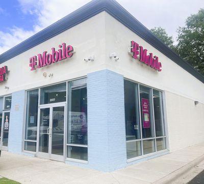 T-Mobile Authorized Retailer