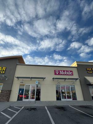 T-Mobile Authorized Retailer