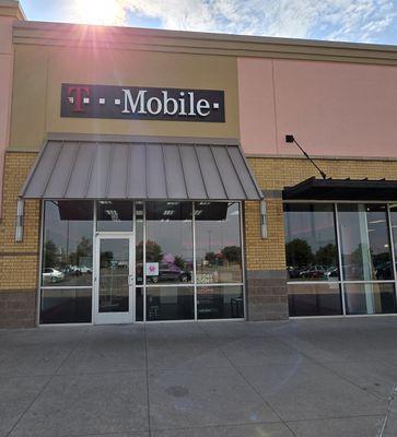 T-Mobile Authorized Retailer