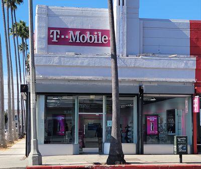 T-Mobile Authorized Retailer