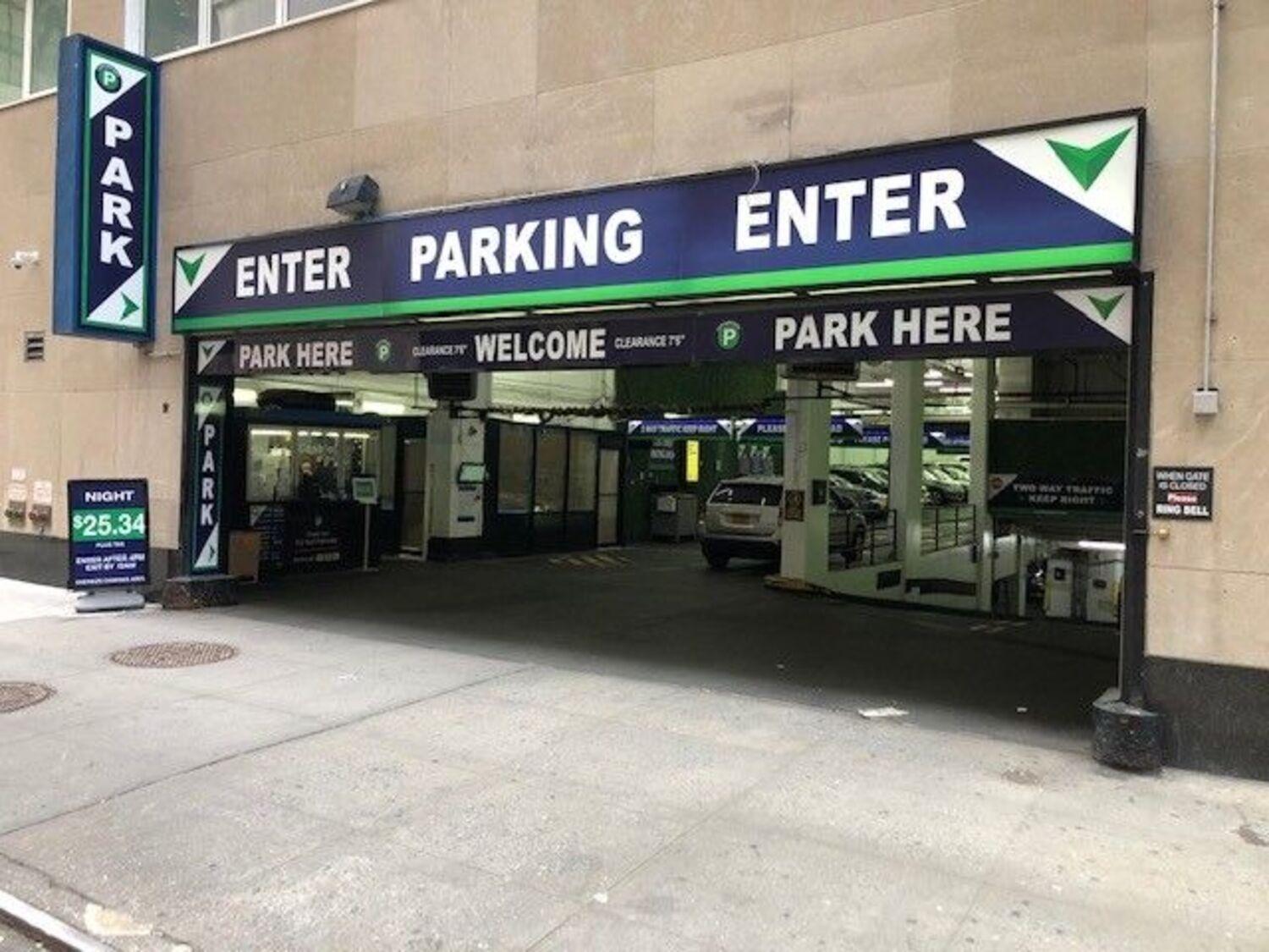 Centerpark West 53rd Street Parking Garage