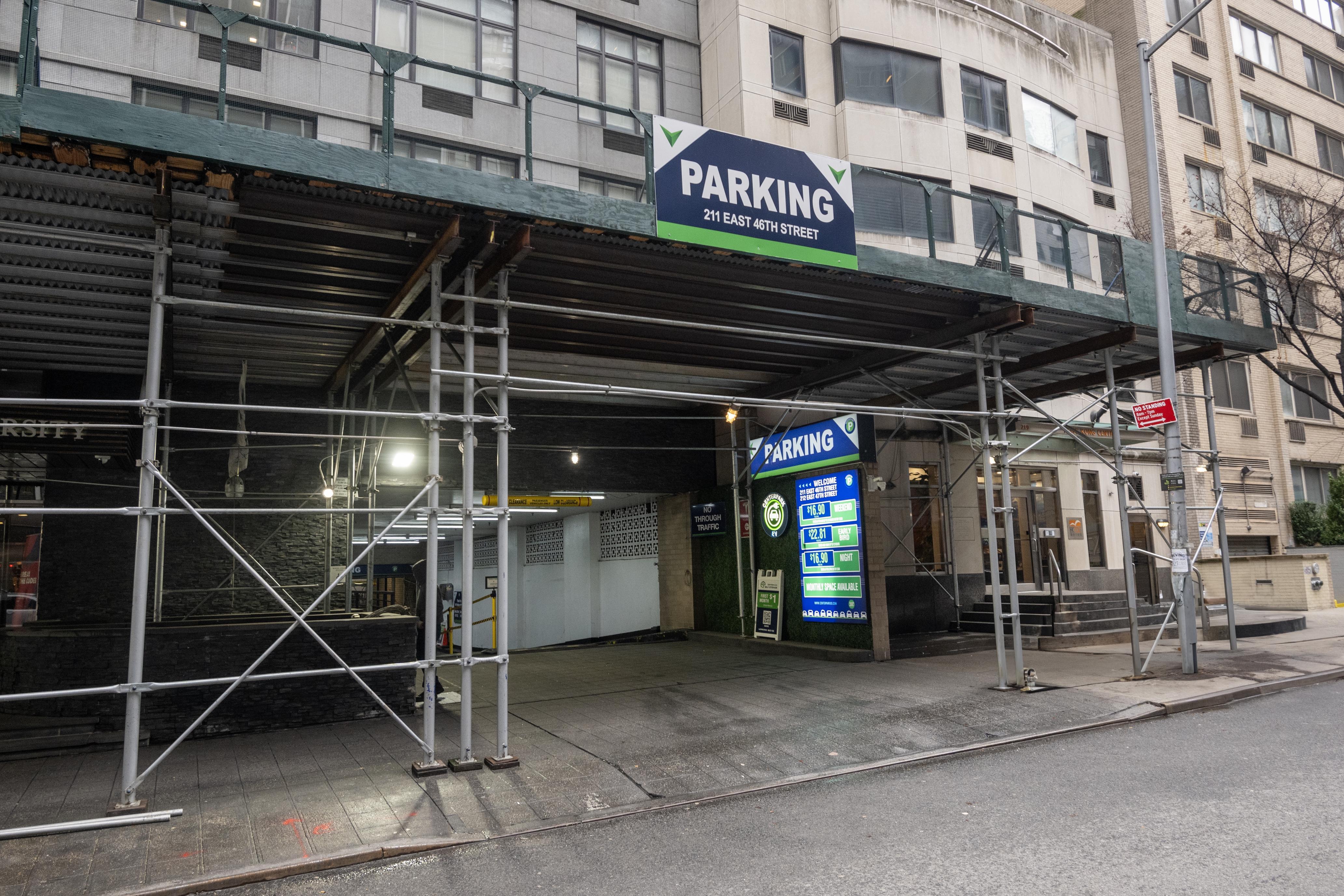 Centerpark East 47th Street Parking Garage