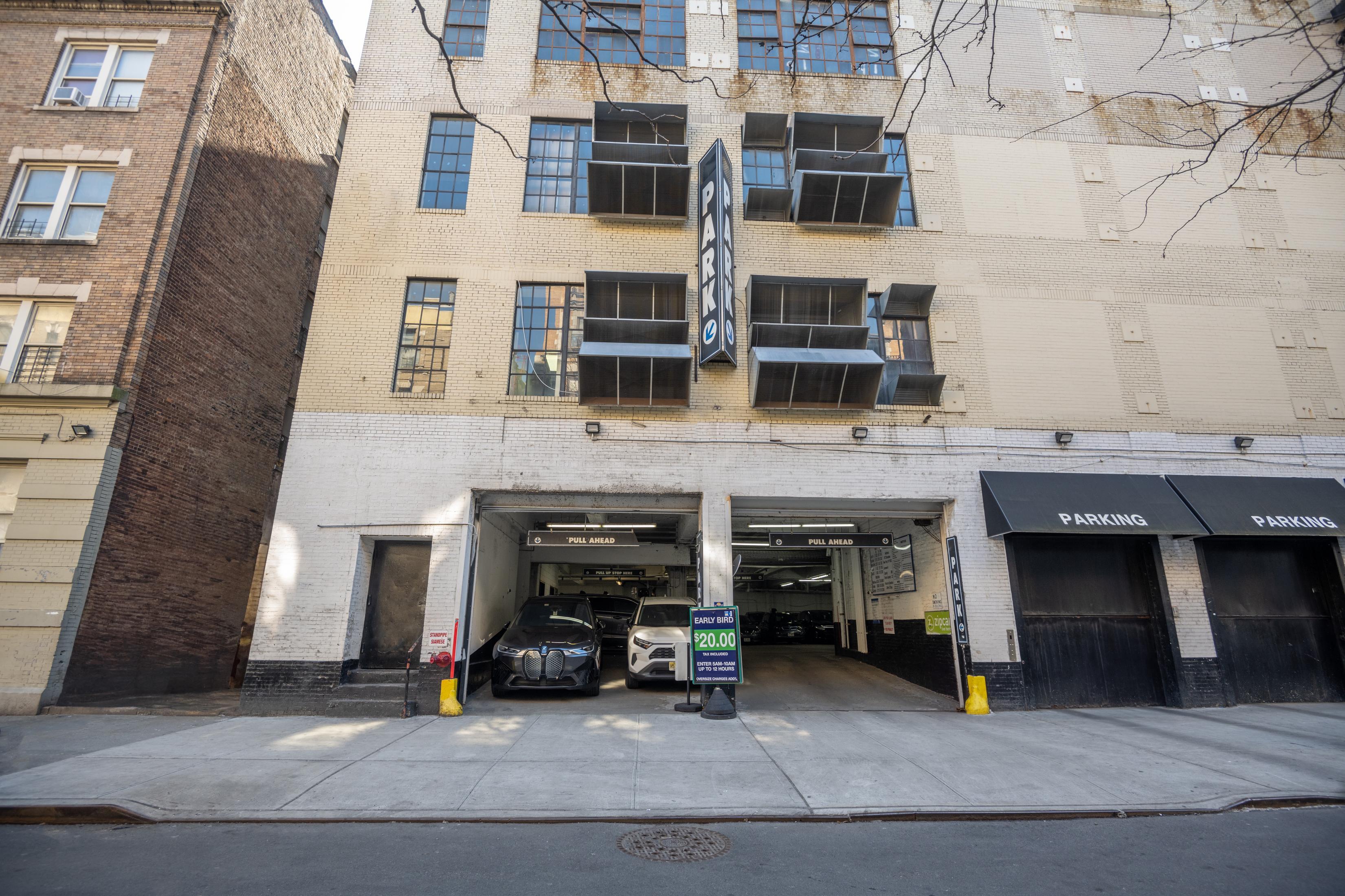 Centerpark Broadway Parking Garage