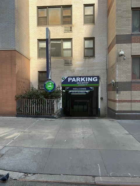 Centerpark East 34th Street Parking Garage