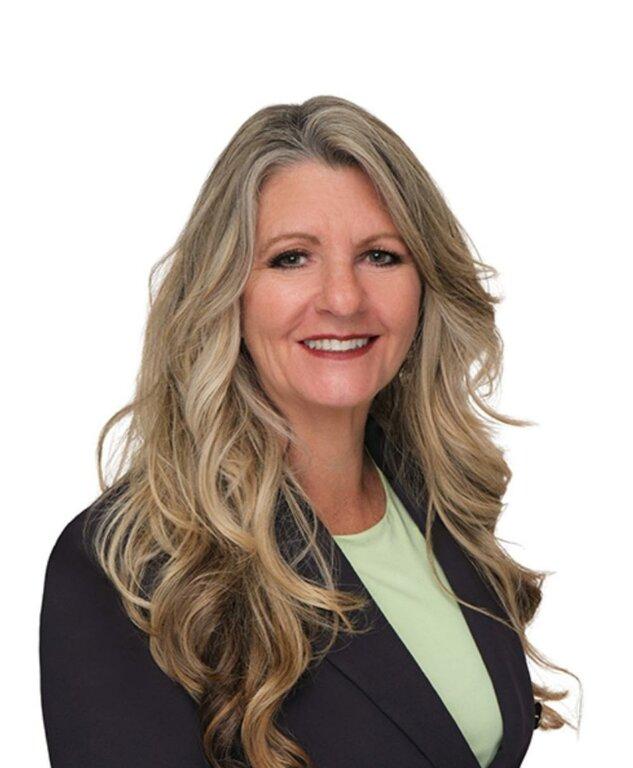 LaChelle Wright - Coldwell Banker Realty