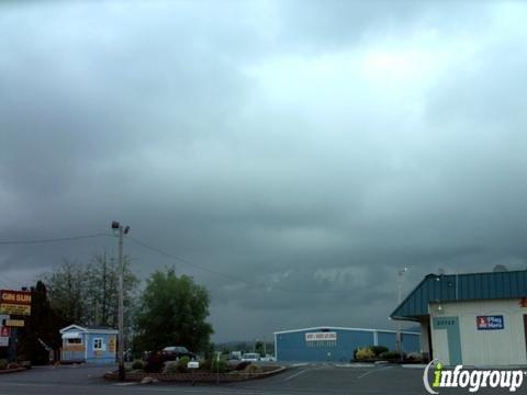 Celebrities Parkway Grill