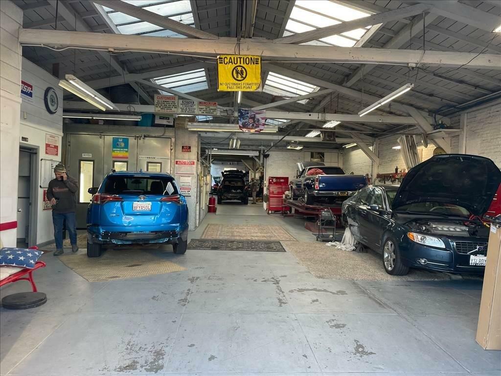 CARSTAR Chilton Auto Body Berkeley