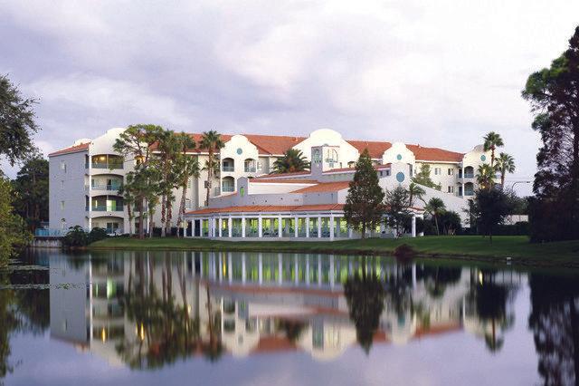 Heron Club