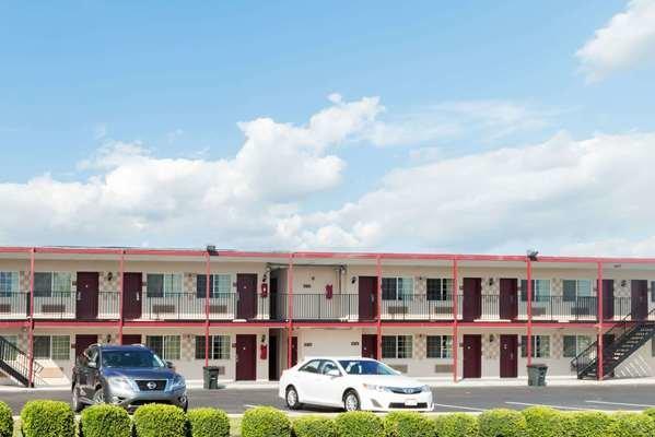 Travelodge by Wyndham Grove City / So. Columbus