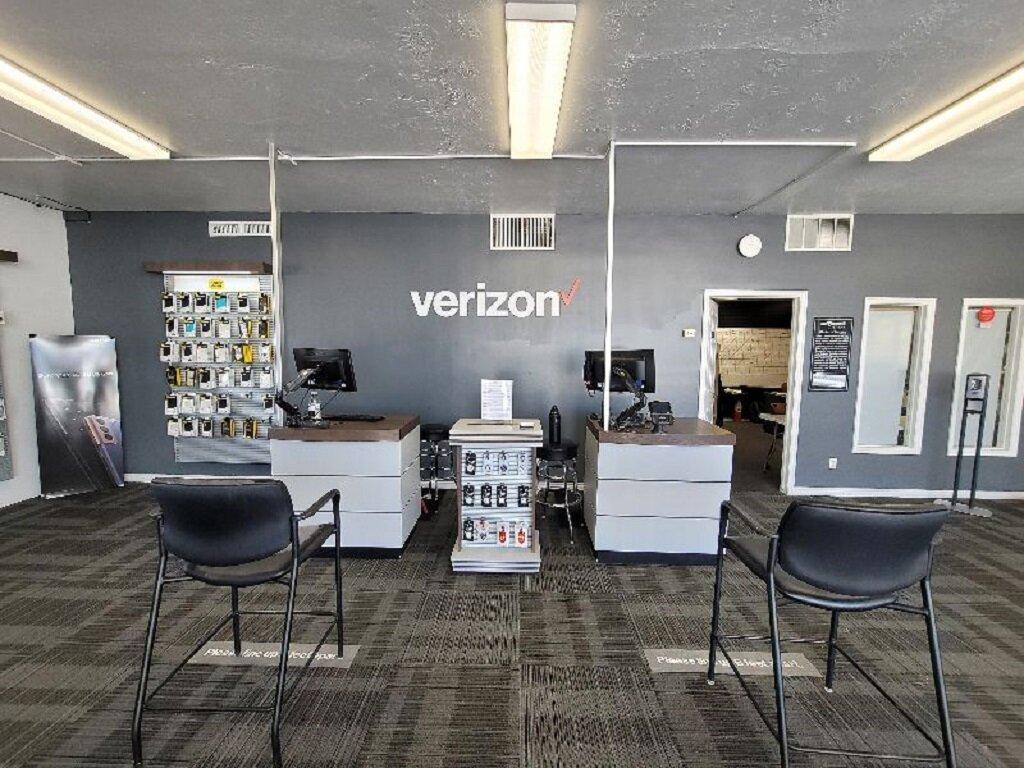 Russell Cellular-Verizon Authorized Retailer