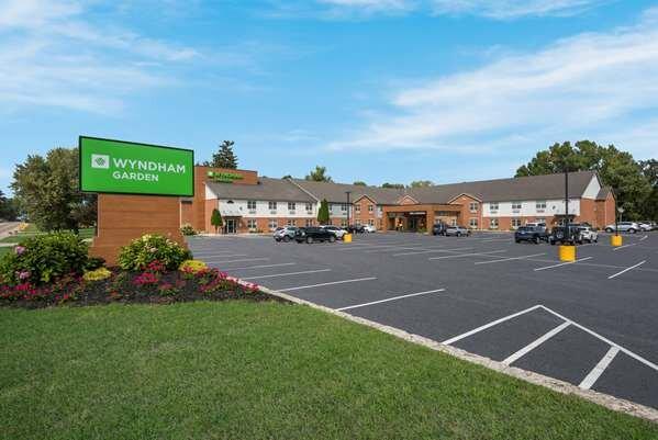 Ramada By Wyndham Galena Hotel & Day Spa